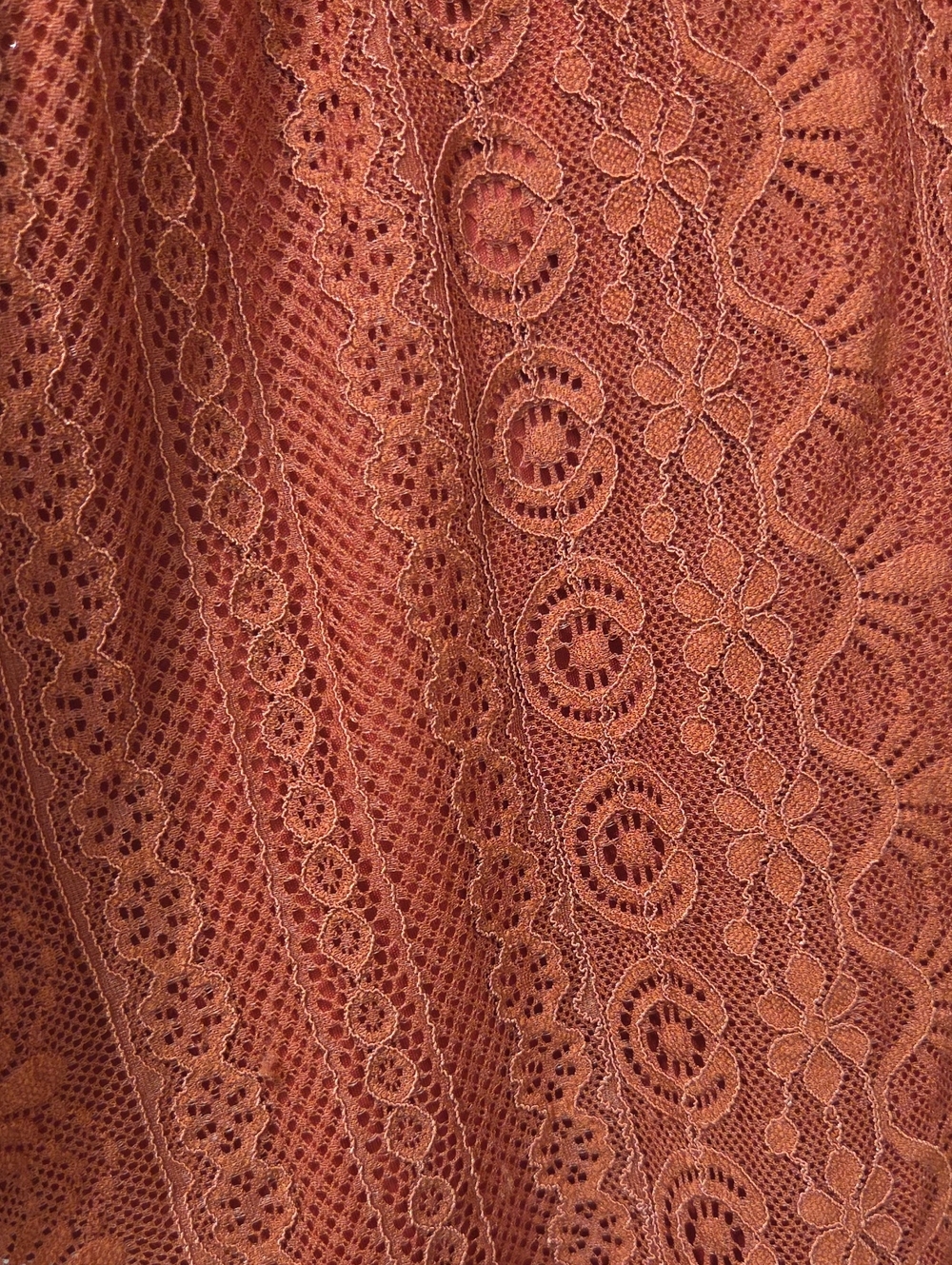 BloomChic Russet Lace V-Neck Peplum Drawstring Top, Size XL-14-16 - Picture 6 of 12